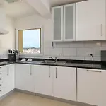 アパート La Perla 3 Bedrooms In *