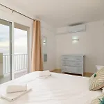La Perla 3 Bedrooms In アパート